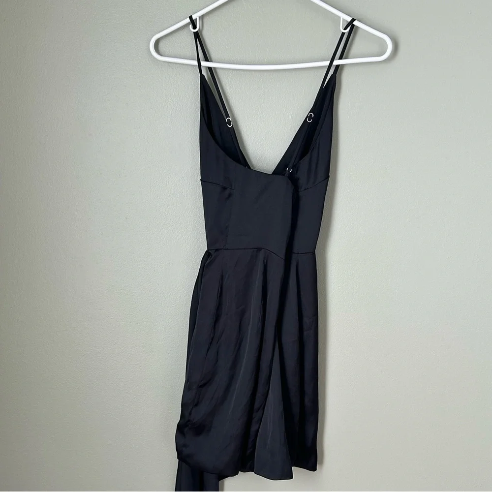 NWT $188 lovers and friends KAMALA MINI DRESS xxs black satin - Picture 6 of 13